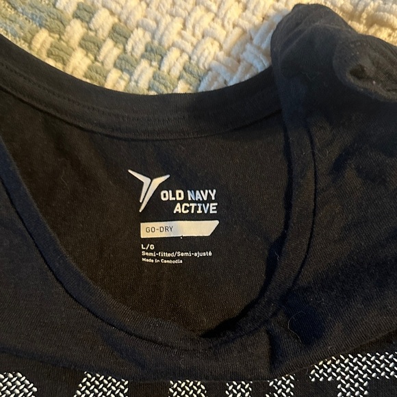 Women’s Old Navy tank top - Picture 3 of 4